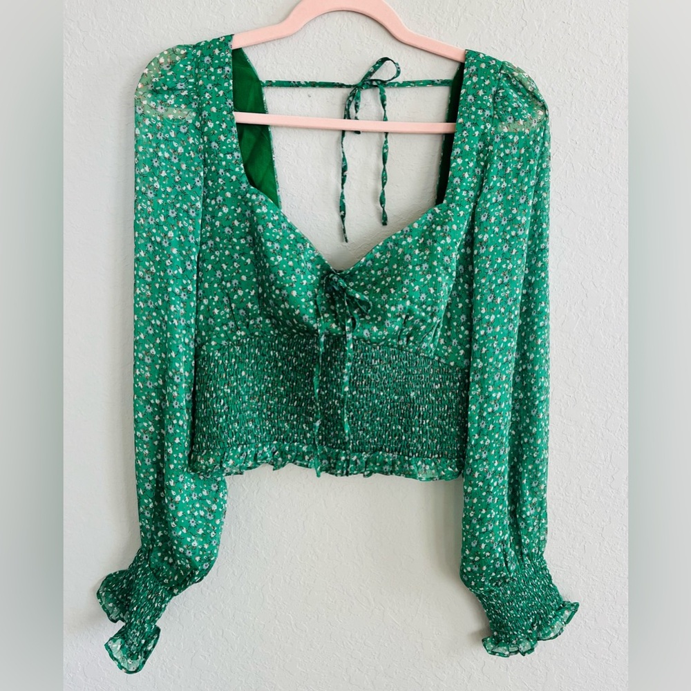 LULUS Green Long Sleeve Cropped Top Blouse  Size L NWT